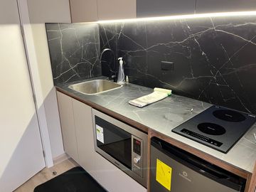 Estudio Amoblado en Venta, Sector Carolina, Quito - Ecuador