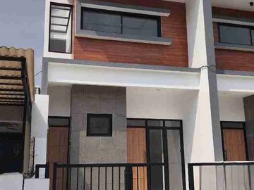 Dijual Rumah Baru Gress Tenggilis dekat Ubaya