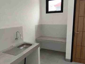 Dijual Rumah Baru Gress Tenggilis dekat Ubaya