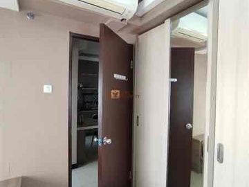 Disewa Apartemen Green Bay Pluit Bayview 2BR 43 m² Modern Contemporary Minimalist View Pool – Terintegrasi Baywalk Mall, Jakarta Utara