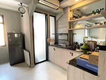 Disewakan Apartemen 1BR Green Bay Pluit Bayview Renovasi Total dengan Modern Industrial Interior, Siap Huni