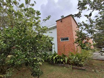 Renta Casa Campestre de lujo, con piscina, jacuzzi y cabaña independiente