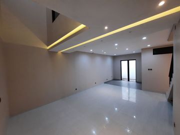 Dijual Rumah Brand New 2 Lantai di Graha Raya, Tangerang Selatan