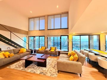 Pent House de 332 m² con 3 Recámaras en Renta en Altos Juriquilla