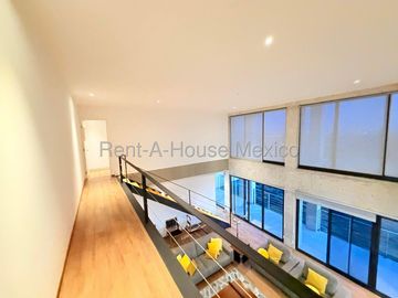 Pent House de 332 m² con 3 Recámaras en Renta en Altos Juriquilla