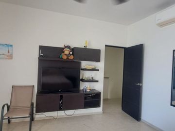 CASA AMUEBLADA DE 3 RECAMARAS EN RENTA EN PRIVADA MILENIO DZITYA