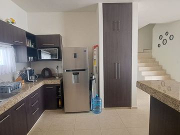 CASA AMUEBLADA DE 3 RECAMARAS EN RENTA EN PRIVADA MILENIO DZITYA
