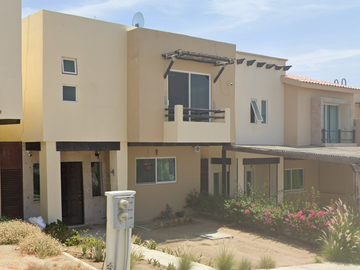 CASA EN VENTA EN FRACC. PORTALES, CABO SAN LUCAS.