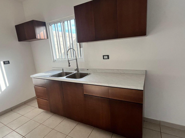 CASA EN VENTA EN FRACC. PORTALES, CABO SAN LUCAS.