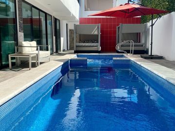 CASA EN VENTA EN RESIDENCIAL IXTAPAN CON ALBERCA, IXTAPAN DE LA SAL, EDOMEX