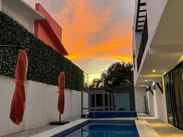 CASA EN VENTA EN RESIDENCIAL IXTAPAN CON ALBERCA, IXTAPAN DE LA SAL, EDOMEX
