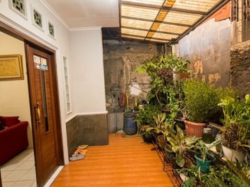 JUAL CEPAT RUMAH 2MAN SIAP HUNI RAPIH TERAWAT DI SRENGSENG JAKARTA BARAT