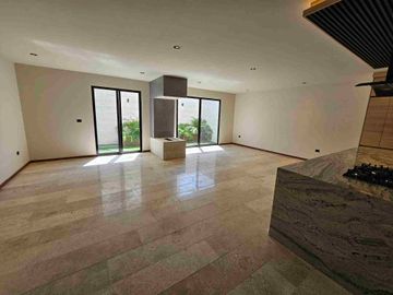 Hermosa casa AMPLIA  en San Angel V