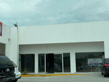 Local Comercial en Renta Frente al Tec | Prolongación Tecnológico, Querétaro
