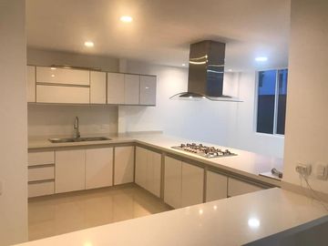 Se vende casa de lujo al sur de Cali.