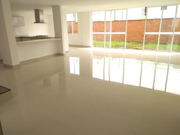 Se vende casa de lujo al sur de Cali.