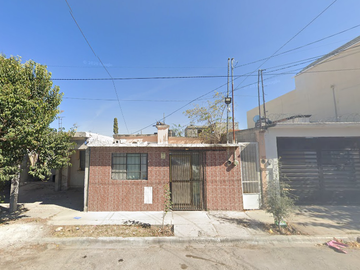 Casa en Venta en C. 9 341, Cd. Mirasierra 1ra Etapa, Saltillo, Coah.