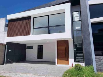 CASA EN VENTA EN LOMAS DE ANGELOPOLIS, PUEBLA
