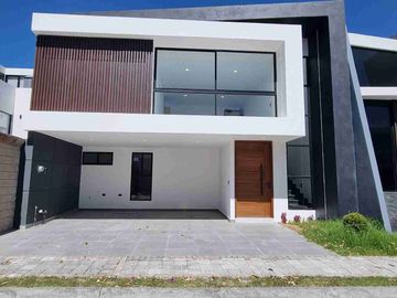 CASA EN VENTA EN LOMAS DE ANGELOPOLIS, PUEBLA