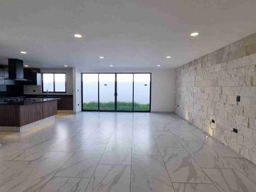 CASA EN VENTA EN LOMAS DE ANGELOPOLIS, PUEBLA