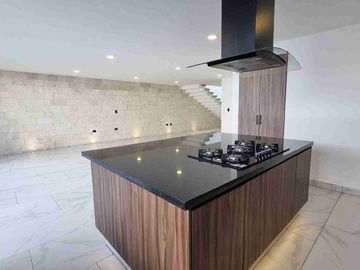 CASA EN VENTA EN LOMAS DE ANGELOPOLIS, PUEBLA