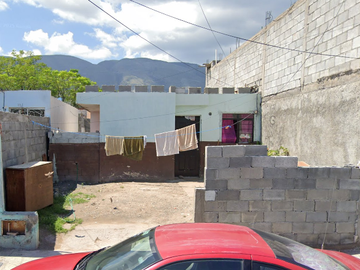 Casa en Venta en C. Los Agaves, Loma Linda, 25016 Saltillo, Coah., México
