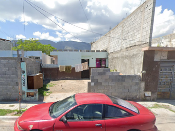 Casa en Venta en C. Los Agaves, Loma Linda, 25016 Saltillo, Coah., México