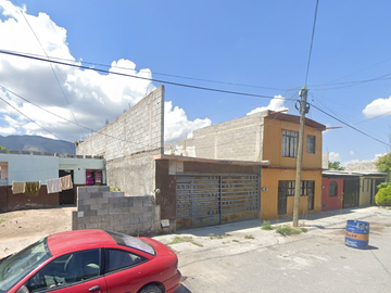 Casa en Venta en C. Los Agaves, Loma Linda, 25016 Saltillo, Coah., México