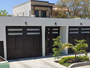 Casa en Venta en Zona Central, La Paz, Baja California Sur. CLL