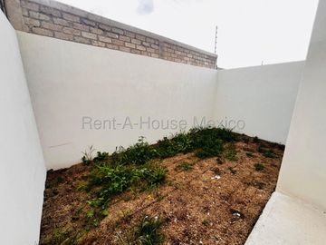 Casa de arquitecto en proyecto para venta con 3 Hab, 3 Baños en Capital Sur, Queretaro.