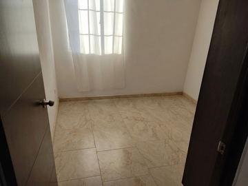 Casa en Venta zona Sur (EL DORADO) con terreno excedente con doble acceso controlado.