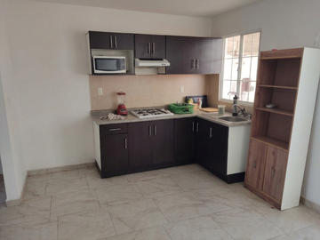Casa en Venta zona Sur (EL DORADO) con terreno excedente con doble acceso controlado.