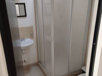 Casa en Venta zona Sur (EL DORADO) con terreno excedente con doble acceso controlado.