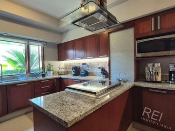 CASA EN VENTA BUGAMBILIAS PRIMERA SECCION ZAPOPAN