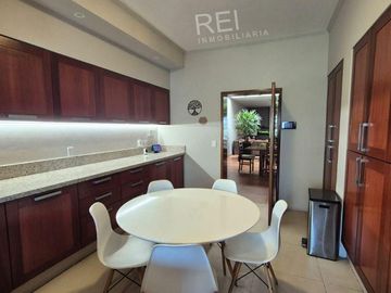 CASA EN VENTA BUGAMBILIAS PRIMERA SECCION ZAPOPAN