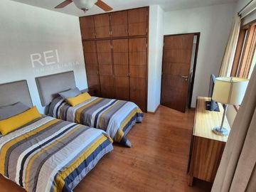 CASA EN VENTA BUGAMBILIAS PRIMERA SECCION ZAPOPAN