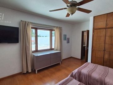 CASA EN VENTA BUGAMBILIAS PRIMERA SECCION ZAPOPAN