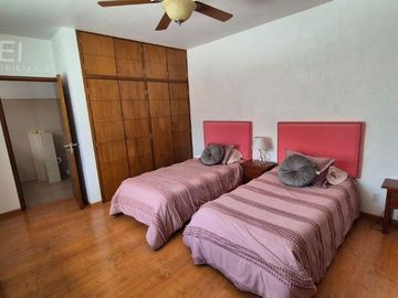 CASA EN VENTA BUGAMBILIAS PRIMERA SECCION ZAPOPAN
