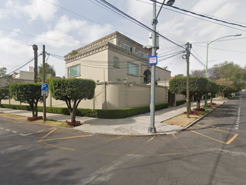 CASA EN VENTA EN CALLE MONTE HIMALAYA, LOMAS DE CHAPULTEPEC, CDMX
