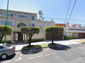CASA EN VENTA EN CALLE MONTE HIMALAYA, LOMAS DE CHAPULTEPEC, CDMX