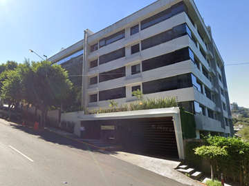 VENDO DEPTO. DE 450m², EN COL. BOSQUES DE LAS LOMAS, CERCA DE AVENIDAS PRINCIPALES. 