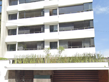 VENDO DEPTO. DE 450m², EN COL. BOSQUES DE LAS LOMAS, CERCA DE AVENIDAS PRINCIPALES. 