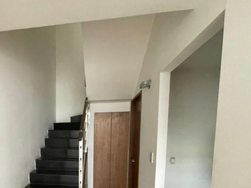 VENDO DEPTO. DE 254m², EN COL. LOMAS DE REFORMA, CERCA DE AVENIDAS PRINCIPALES. 