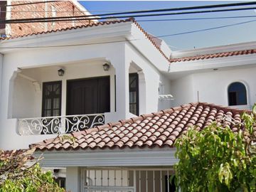 COSTA AZUL NO.103, COSTA BRAVA, MAZATLAN, SINALOA. Bonita casa (LOCAL COMERCIAL, OFICINA) en venta, EXCELENTE OPORTUNIDAD de formar un patrimonio.