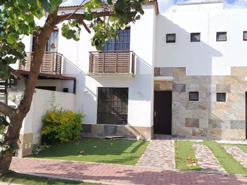Casa Grande Casi nueva, en renta Bosques del Dorado II, control de acceso y guardias de seguridad, León, Gto.
