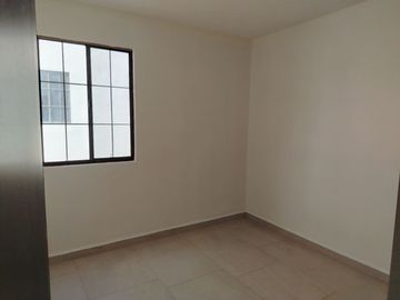 Casa Grande Casi nueva, en renta Bosques del Dorado II, control de acceso y guardias de seguridad, León, Gto.