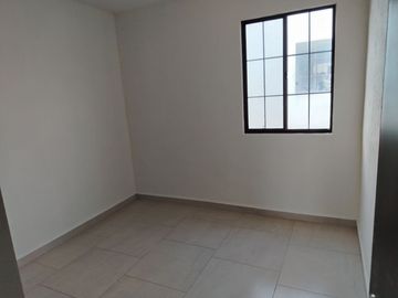 Casa Grande Casi nueva, en renta Bosques del Dorado II, control de acceso y guardias de seguridad, León, Gto.