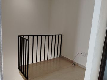 Casa Grande Casi nueva, en renta Bosques del Dorado II, control de acceso y guardias de seguridad, León, Gto.