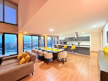 Vive en un Penthouse de Dos Niveles en Altos Juriquilla SGU262