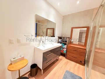 Vive en un Penthouse de Dos Niveles en Altos Juriquilla SGU262
